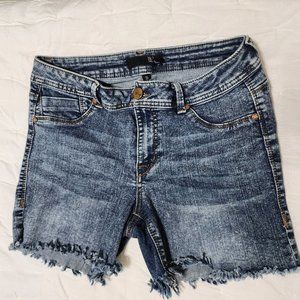 1822 Denim  Frayed Hem Shorts· 30 · Regular